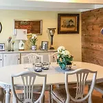 2 Bedroom Amazing In בית נופש פארשונד